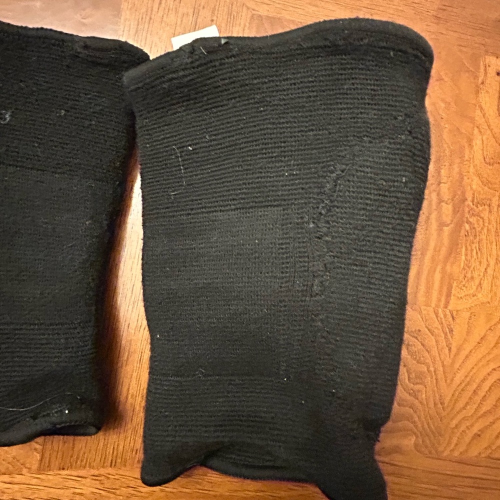 Mizuno Black Volleyball Knee Pads - Picture 8 of 10